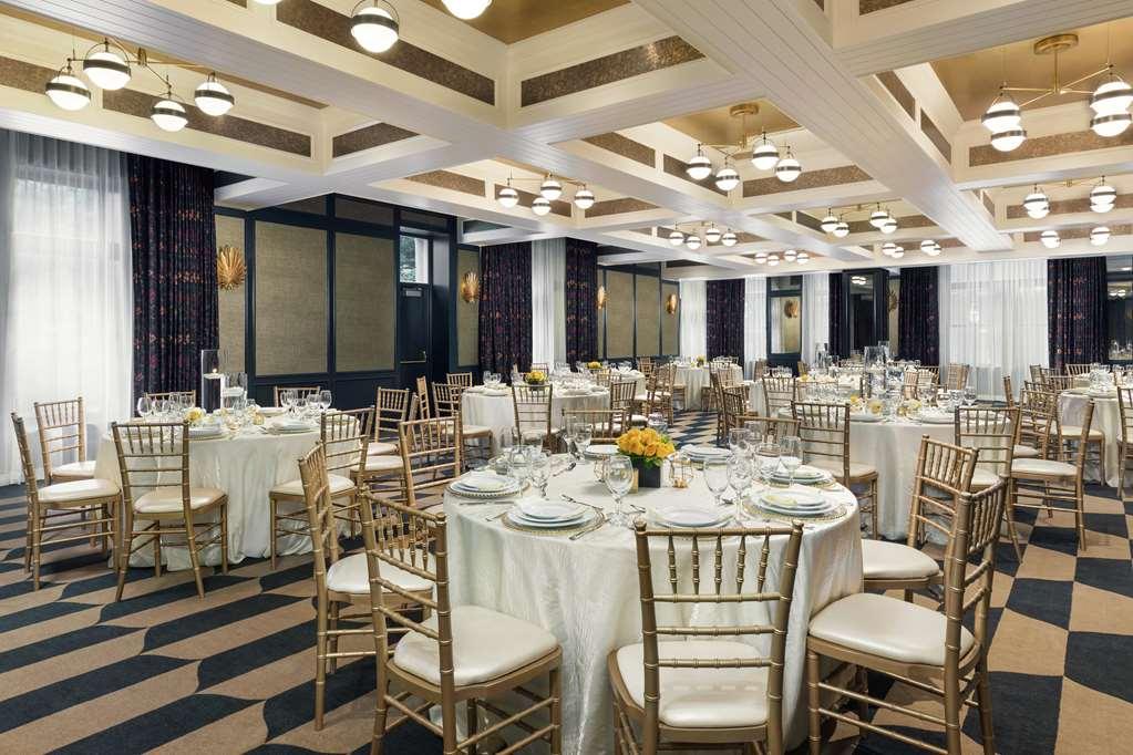 The Candler Atlanta, Curio Collection By Hilton Hotel 4*